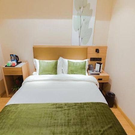 Greentree Inn Shanghai Huangxing Park Subway Station Express Hotel Екстер'єр фото