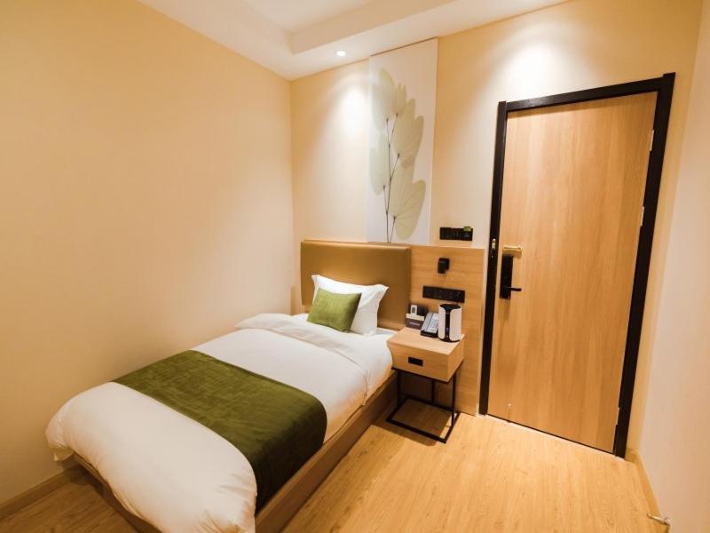 Greentree Inn Shanghai Huangxing Park Subway Station Express Hotel Екстер'єр фото