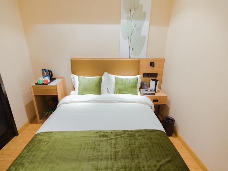 Greentree Inn Shanghai Huangxing Park Subway Station Express Hotel Екстер'єр фото
